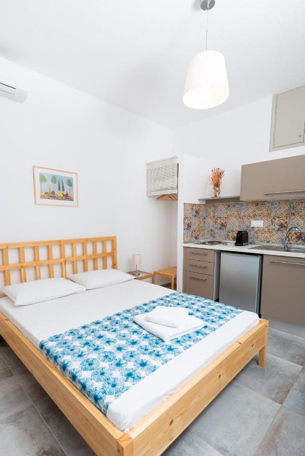 Avli Apartments Pyrgadikia Eksteriør billede