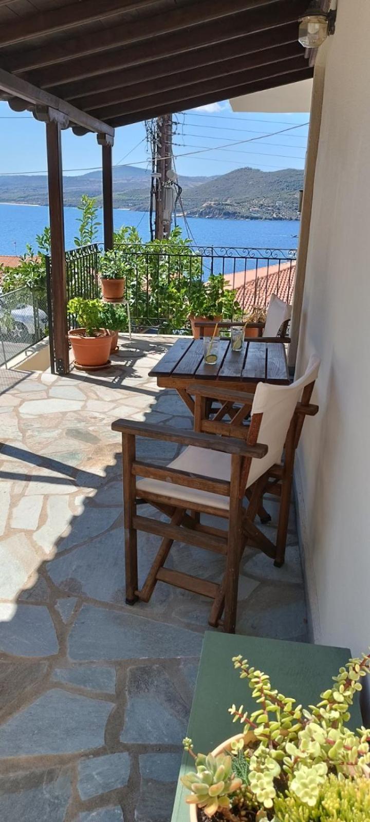 Avli Apartments Pyrgadikia Eksteriør billede